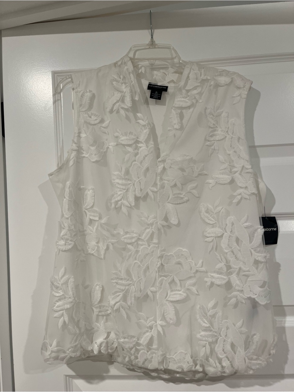 Liz Claiborne sleeveless lace blouse